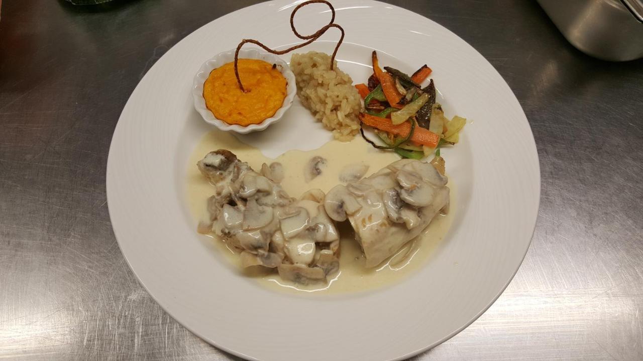 杜省里维格之家酒店 Charette-Varennes 外观 照片